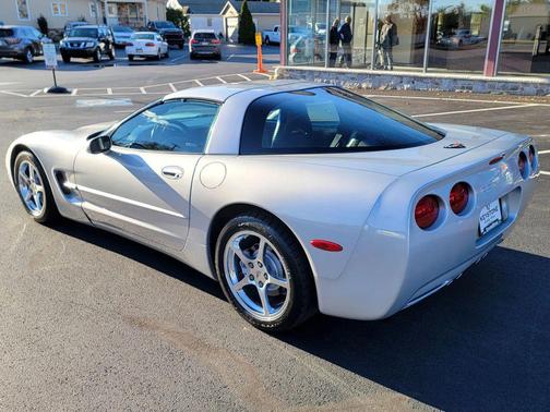 2000 Chevrolet Corvette Base