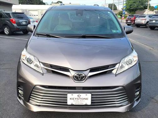 2018 Toyota Sienna XLE