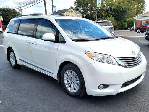 2017 Toyota Sienna XLE Premium