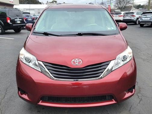 2013 Toyota Sienna LE