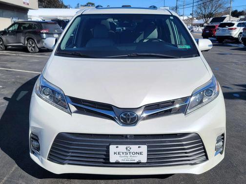 2020 Toyota Sienna Limited Premium