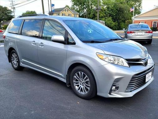 2019 Toyota Sienna XLE