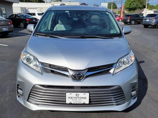 2019 Toyota Sienna XLE