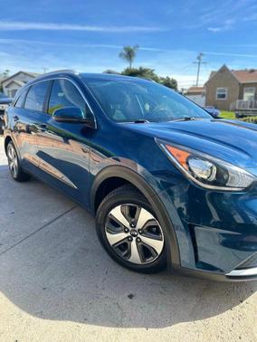 2017 Kia Niro LX