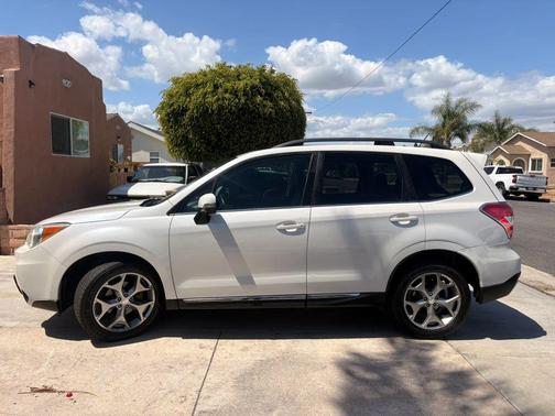 White 2015 Subaru Forester 2.5i Touring