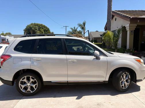 White 2015 Subaru Forester 2.5i Touring