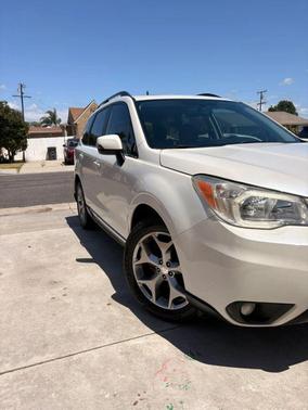 White 2015 Subaru Forester 2.5i Touring
