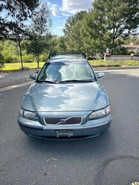 2004 Volvo V70 2.5T Wagon 4D