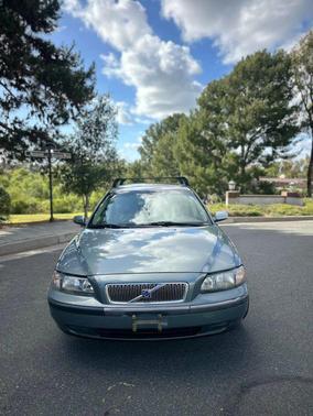 2004 Volvo V70 2.5T Wagon 4D