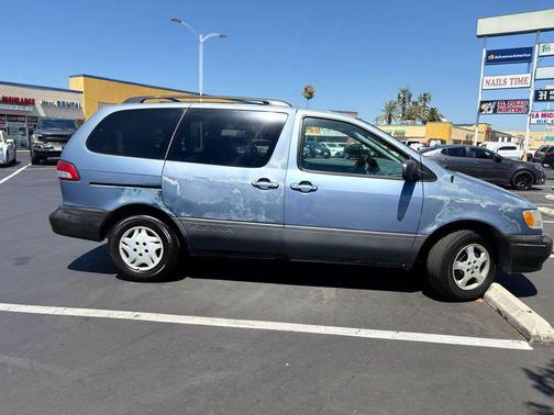 2003 Toyota Sienna CE