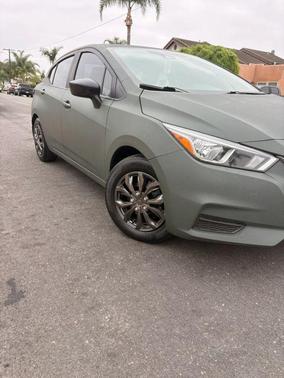 Green 2020 Nissan Versa 1.6 S
