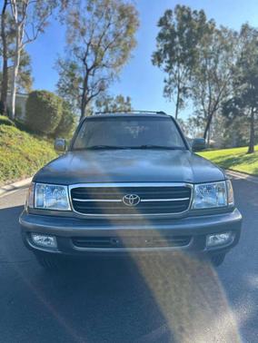 2002 Toyota Land Cruiser Base