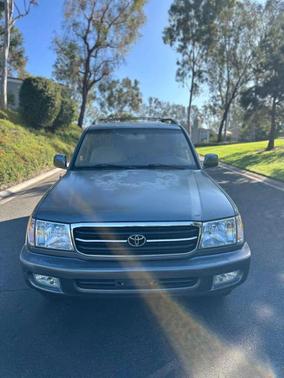 2002 Toyota Land Cruiser Base