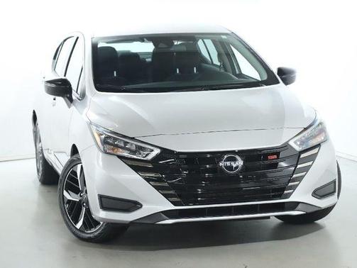 2023 Nissan Versa 1.6 SR