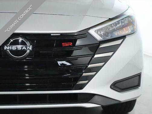 2023 Nissan Versa 1.6 SR