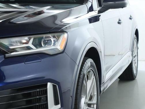 2022 Audi Q7 55 Premium Plus