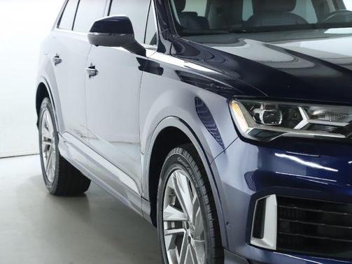 2022 Audi Q7 55 Premium Plus