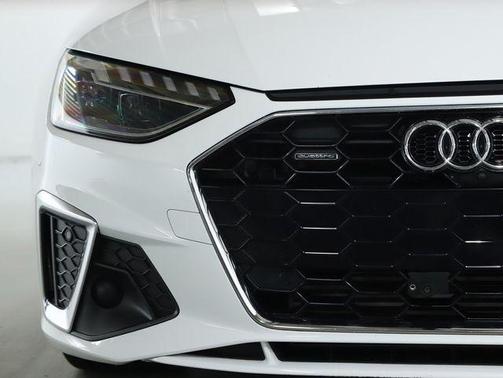 2022 Audi A4 45 S line Premium Plus