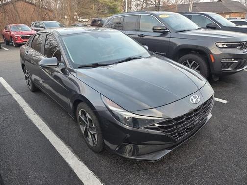 2022 Hyundai ELANTRA SEL