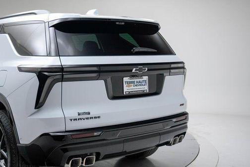 Polar White Tricoat 2026 Chevrolet Traverse RS