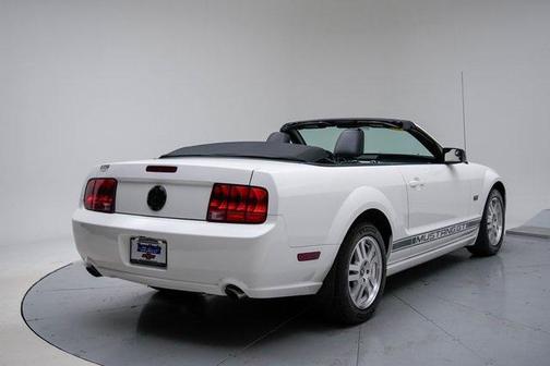 2005 Ford Mustang GT Premium