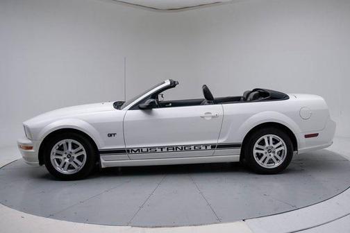 2005 Ford Mustang GT Premium