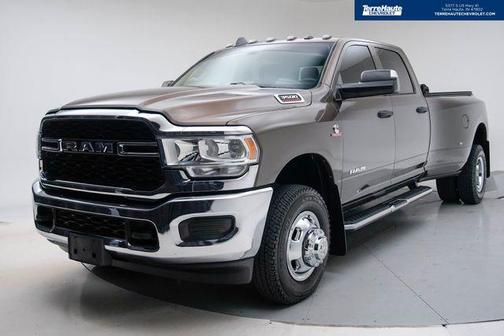 2020 RAM 3500 Tradesman Crew Cab 4x4 8' Box