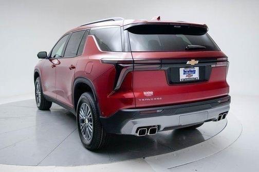 Radiant Red Tintcoat 2026 Chevrolet Traverse LT