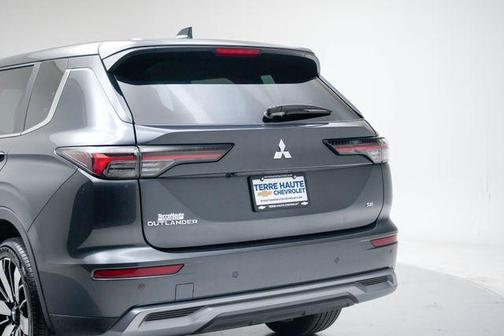 Gray 2025 Mitsubishi Outlander SE