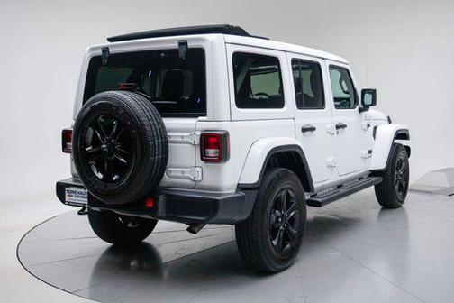 Bright White Clearcoat 2019 Jeep Wrangler Unlimited Sahara