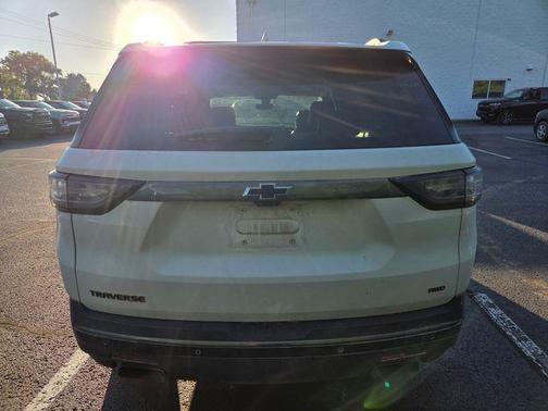 Summit White 2021 Chevrolet Traverse Premier
