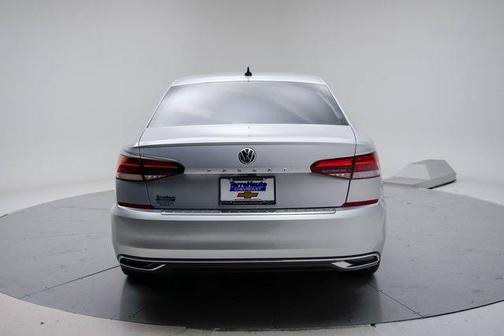 2021 Volkswagen Passat 2.0T SE