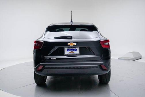 Mosaic Black Metallic 2026 Chevrolet Trax LS