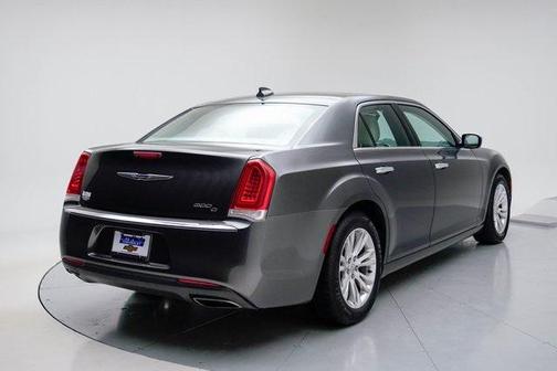2016 Chrysler 300 S
