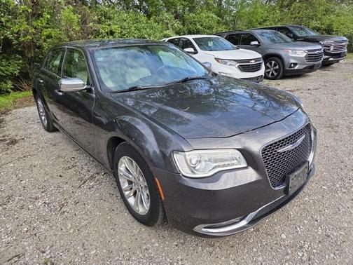 2016 Chrysler 300 S
