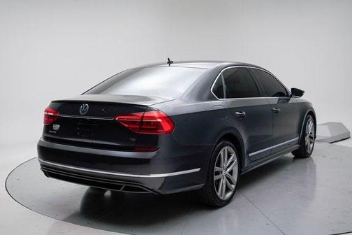 2016 Volkswagen Passat 1.8T R-Line