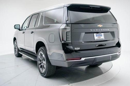 2025 Chevrolet Suburban LT