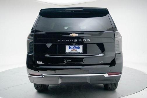 2025 Chevrolet Suburban LT