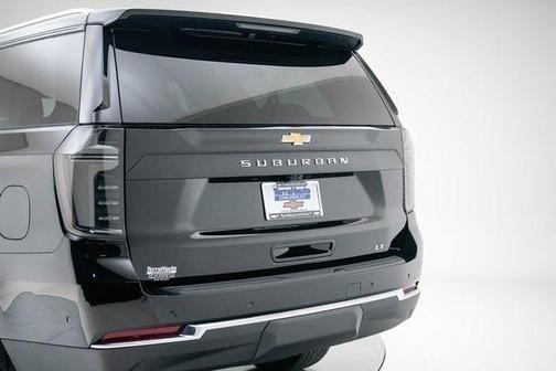 2025 Chevrolet Suburban LT