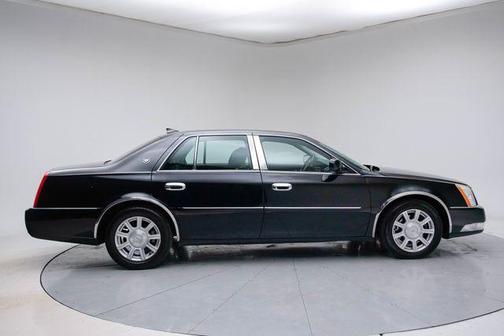 2011 Cadillac DTS Base