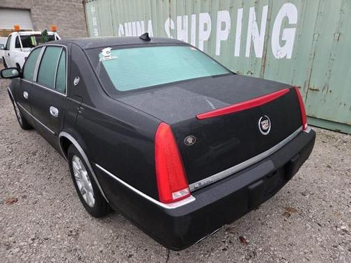 2011 Cadillac DTS Base