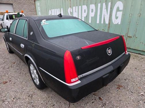 2011 Cadillac DTS Base