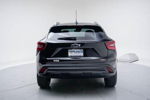 Mosaic Black Metallic 2026 Chevrolet Trax FWD 2RS