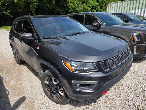 Granite Crystal Metallic Clearcoat 2018 Jeep Compass Trailhawk