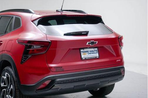 Apex Red 2026 Chevrolet Trax FWD 2RS
