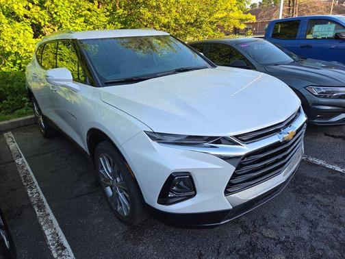 Iridescent Pearl Tricoat 2022 Chevrolet Blazer Premier