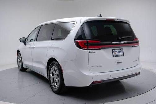 Bright White Clearcoat 2024 Chrysler Pacifica Limited