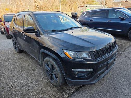 Diamond Black Crystal Pearlcoat 2020 Jeep Compass Latitude