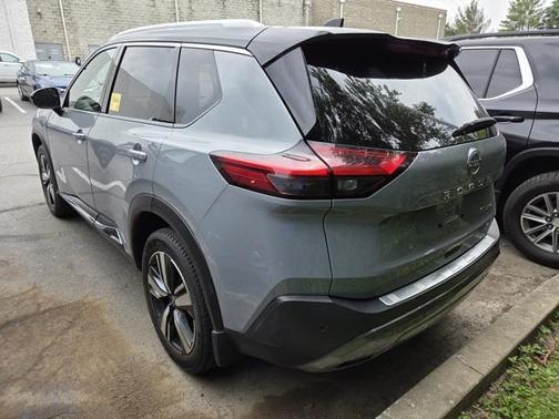 2022 Nissan Rogue SL