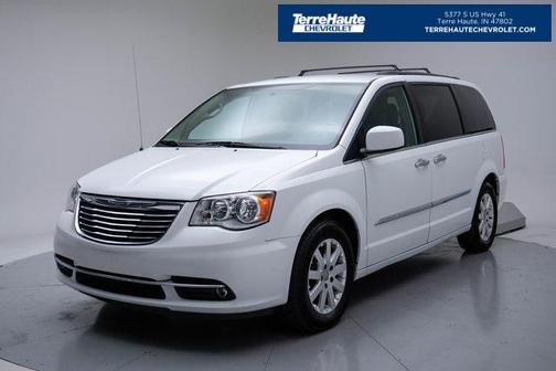 2016 Chrysler Town & Country Touring